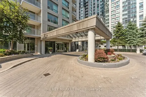 21 Hillcrest Avenue Toronto ON M2N 7K2
