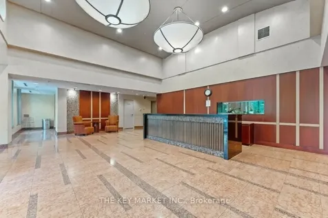 21 Hillcrest Avenue Toronto ON M2N 7K2