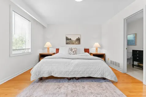 111 Madawaska Avenue Toronto ON M2M 2R5