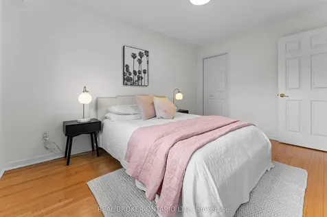 111 Madawaska Avenue Toronto ON M2M 2R5