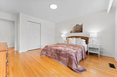 111 Madawaska Avenue Toronto ON M2M 2R5