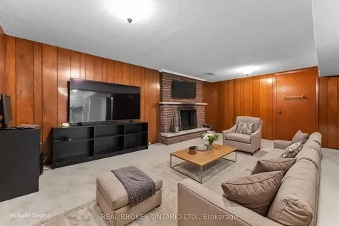 111 Madawaska Avenue Toronto ON M2M 2R5