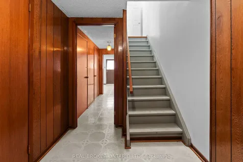 111 Madawaska Avenue Toronto ON M2M 2R5