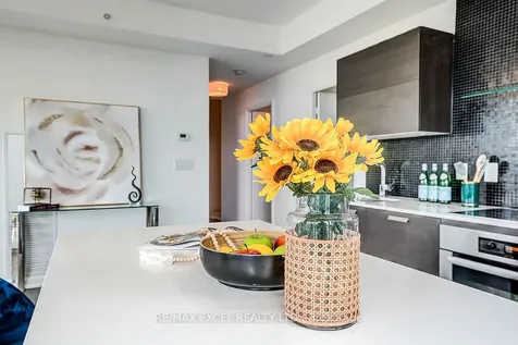 9 Bogert Avenue Toronto ON M2N 0H3