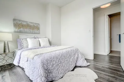 9 Bogert Avenue Toronto ON M2N 0H3
