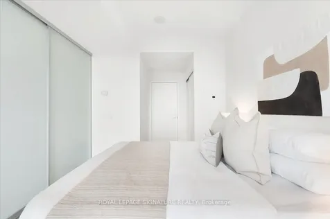 75 Queens Wharf Road Toronto ON M5V 0J8
