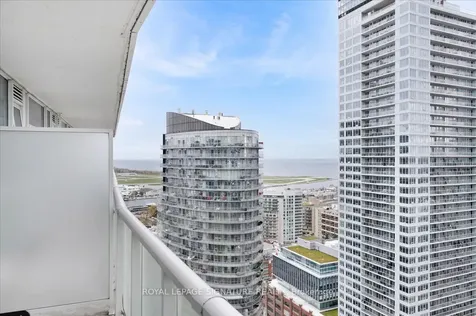 75 Queens Wharf Road Toronto ON M5V 0J8