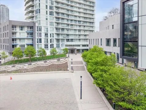 75 Queens Wharf Road Toronto ON M5V 0J8