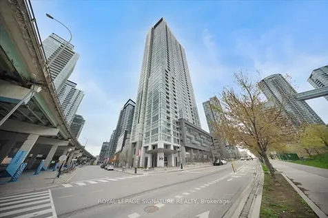 75 Queens Wharf Road Toronto ON M5V 0J8