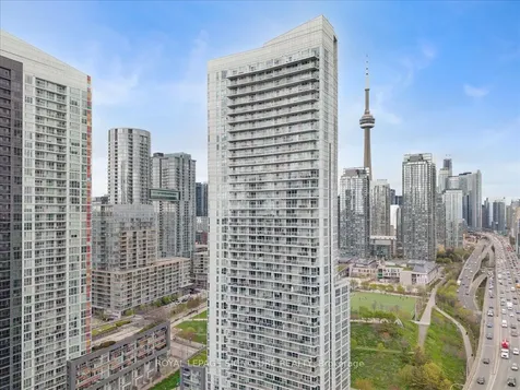 75 Queens Wharf Road Toronto ON M5V 0J8