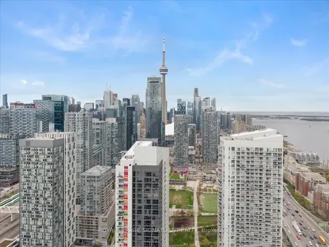75 Queens Wharf Road Toronto ON M5V 0J8