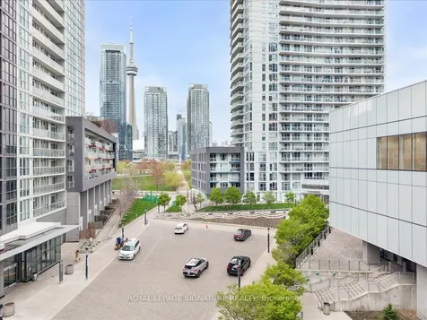 75 Queens Wharf Road Toronto ON M5V 0J8