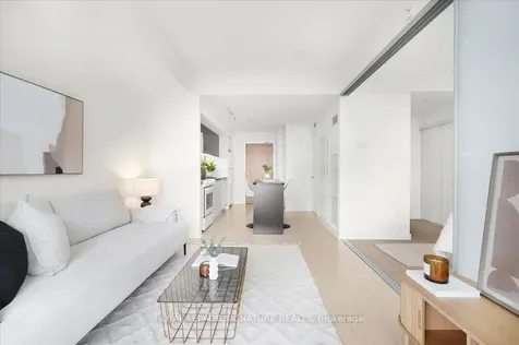 75 Queens Wharf Road Toronto ON M5V 0J8