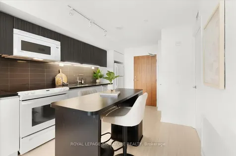 75 Queens Wharf Road Toronto ON M5V 0J8