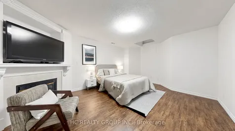 11 Everson Drive Toronto ON M2N 7B9