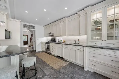34 Belsize Drive Toronto ON M4S 1L4