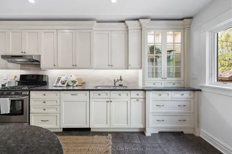 34 Belsize Drive Toronto ON M4S 1L4
