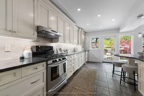 34 Belsize Drive Toronto ON M4S 1L4