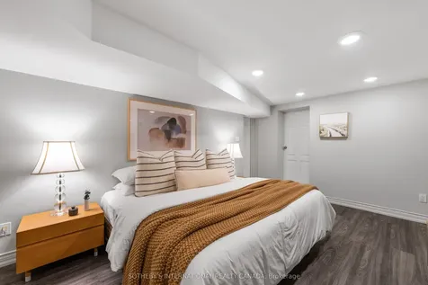 34 Belsize Drive Toronto ON M4S 1L4