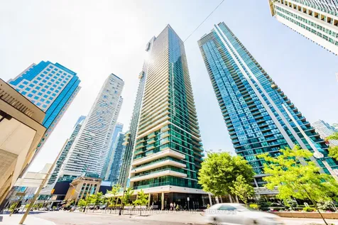 33 Bay Street Toronto ON M5J 2Z3