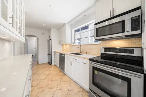 61 Sutherland Drive Toronto ON M4G 1H5