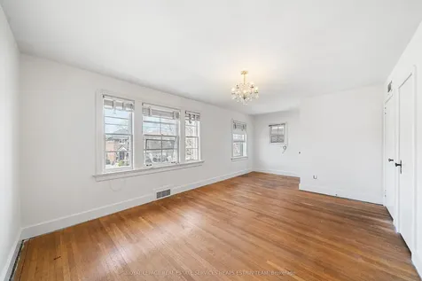 61 Sutherland Drive Toronto ON M4G 1H5