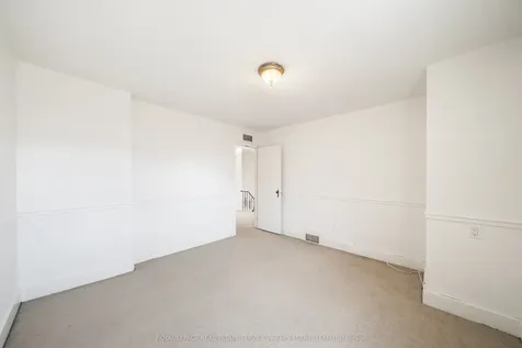 61 Sutherland Drive Toronto ON M4G 1H5