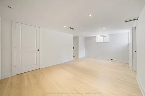 61 Sutherland Drive Toronto ON M4G 1H5