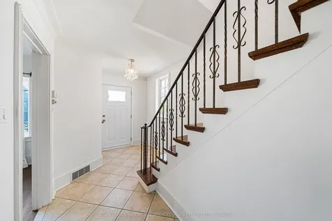 61 Sutherland Drive Toronto ON M4G 1H5