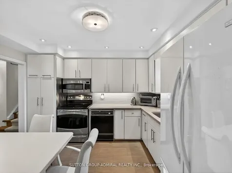 30 Foxwarren Drive Toronto ON M2K 1L3