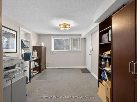 30 Foxwarren Drive Toronto ON M2K 1L3