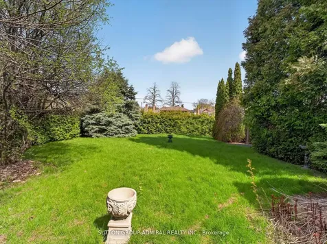 30 Foxwarren Drive Toronto ON M2K 1L3