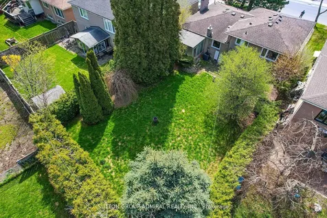 30 Foxwarren Drive Toronto ON M2K 1L3
