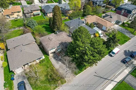 30 Foxwarren Drive Toronto ON M2K 1L3