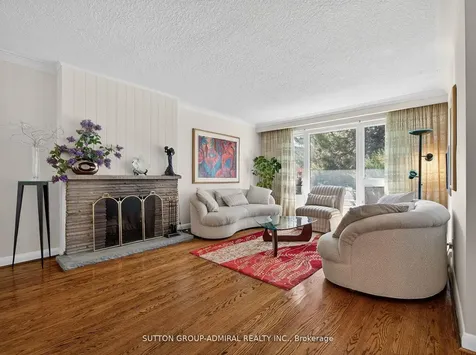 30 Foxwarren Drive Toronto ON M2K 1L3