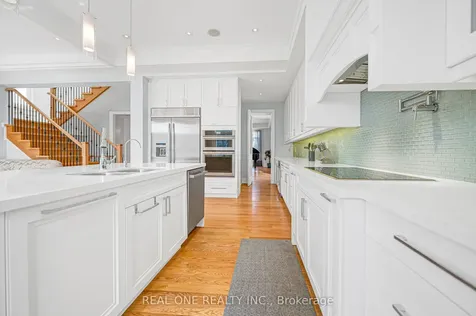 241 Florence Avenue Toronto ON M2N 1G7