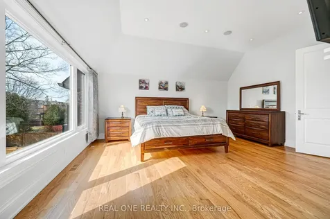241 Florence Avenue Toronto ON M2N 1G7
