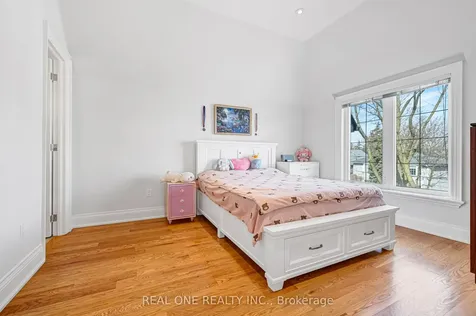 241 Florence Avenue Toronto ON M2N 1G7
