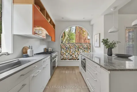 11C Tranby Avenue Toronto ON M5R 1N4