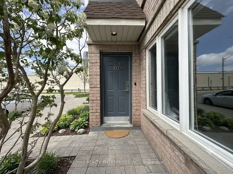 52 Aerodrome Crescent Toronto ON M4G 4J1