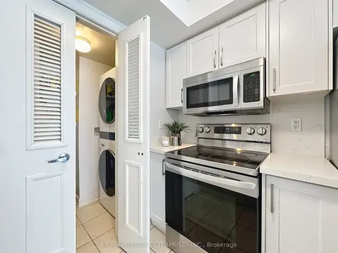 52 Aerodrome Crescent Toronto ON M4G 4J1