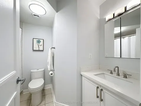 52 Aerodrome Crescent Toronto ON M4G 4J1