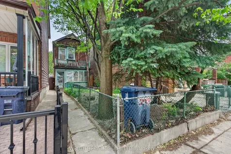239 Manning Avenue Toronto ON M6J 2K8