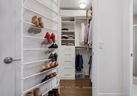 25 Broadway Avenue Toronto ON M4P 1T7