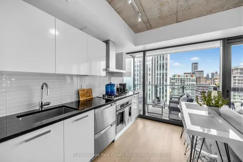 224 King Street W Toronto ON M5H 0A6