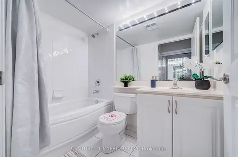 4968 Yonge Street Toronto ON M2N 5N7