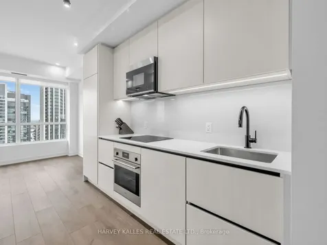 108 Peter Street Toronto ON M5V 0W2