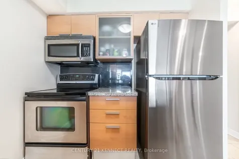 16 Harrison Garden Boulevard Toronto ON M2N 7J6