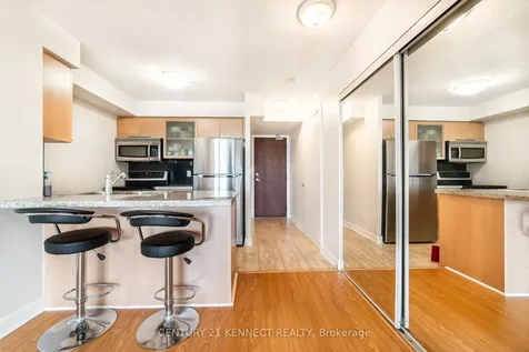 16 Harrison Garden Boulevard Toronto ON M2N 7J6