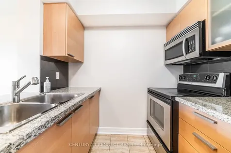 16 Harrison Garden Boulevard Toronto ON M2N 7J6